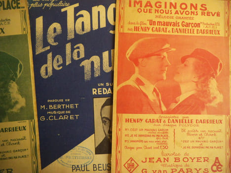 La môme PIAF,Tino ROSSI,Danielle DARRIEUX, ANDREX,Jo BOUILLON,  Lucienne BOYER, Maurice CHEVALIER, Rina KETTY, REDA CAIRE,  Lucienne DELYLE. . ...