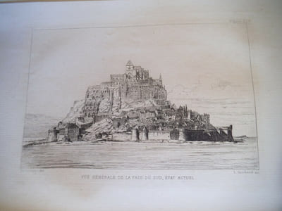 description de l’abbaye du Mont Saint Michel et de ses abords.