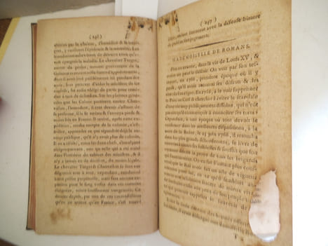 Vie privée des maitresses, ministres et courtisanes de Louis XV et des intendans et flatteurs de Louis XVI. . anonyme