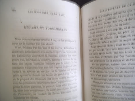 Les mystères de la main révélés et expliqués. . DESBAROLLE Ad. 