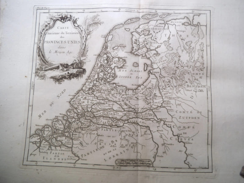 Carte ancienne du territoire des provinces Unies dans le moyen Age   . Atlas Philippe de PRETOT  