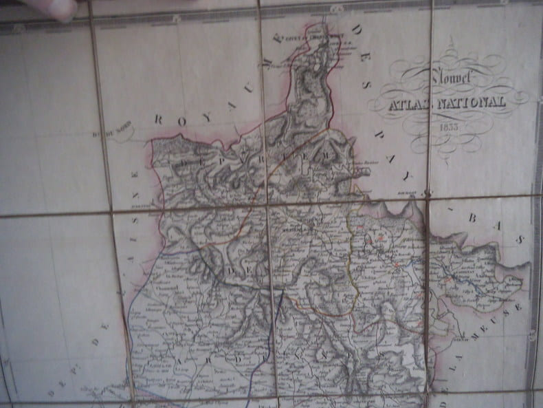  carte en couleurs entoil&eacute;e  des ARDENNES. collectif