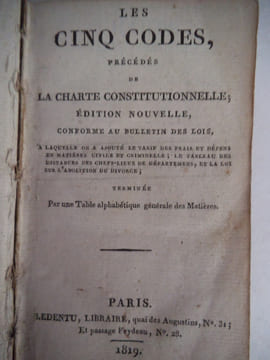 Les cinq codes précédés de la Charte Constitutionnelle. . Collectif