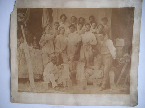 Photographie d’un groupe de sculpteurs,. Anonyme