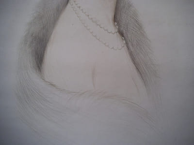 Portait de jeune femme au collier de perles.