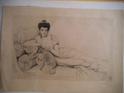 Femme allongée