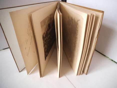 Photographies et fleurs de Terre Sainte. anonyme