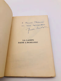 La lampe dans l'horloge