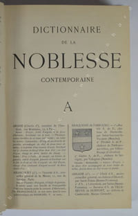 État présent de la noblesse française contenant le dictionnaire de la noblesse contemporaine et l'armorial général de France d'après les manuscrits de Ch. D'Hozier. Les Noms, Qualités et Domiciles de plus de soixante mille Nobles et un grand nombre de notices généalogiques avec blasons gravés. 5e édition.