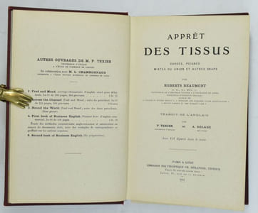 Apprêt des tissus cardés, peignés, mixtes ou union et autres draps.