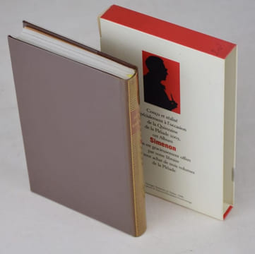 Album Simenon. Iconographie choisie et commentée par Pierre Hebey.. HEBEY, Pierre. [SIMENON]
