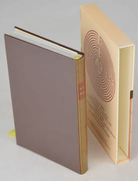 Album Jorge Luis Borges. Iconographie choisie et commentée par Jean Pierre Bernès.. [BORGES, Jorge Luis] Jean Pierre BERNÈS.