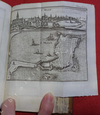 Les Délices de la France ou Description des Provinces & villes Capitales d'icelle, depuis la paix de Ryswyk. Et la description des Châteaux, Maisons royales, etc.