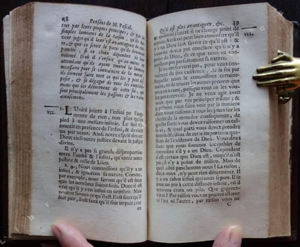 Pensées de Pascal sur la religion, & sur quelques autres sujets. Nouvelle édition. Augmentée de plusieurs pensées, de sa vie, & de quelques discours. ...