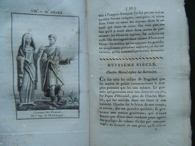 BEAUTES DE L ' HISTOIIRE DE FRANCE ou EPOQUES INTERESSANTES , TRAITS REMARQUABLES , BELLES ACTIONS , ORIGINES , USAGES ET MOEURS , DEPUIS LA FONDATION DE LA MONARCHIE JUSQU ' A NOS JOURS Orné de huit planches représentant les costumes des différens siècles .