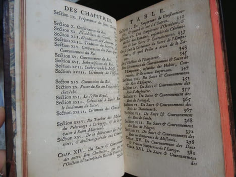 TRAITE HISTORIQUE ET CHRONOLOGIQUE DU SACRE ET COURONNEMENT DES ROIS ET REINES DE FRANCE . Depuis Clovis I jusqu' à présent & de tous les ...