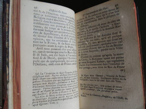 TRAITE HISTORIQUE ET CHRONOLOGIQUE DU SACRE ET COURONNEMENT DES ROIS ET REINES DE FRANCE . Depuis Clovis I jusqu' à présent & de tous les ...