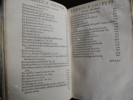 INSTITVTIONES IVRIS CANONICI quibus jus pontificium singulari methodo libris IV comprehenditur a Joan. Paulo-Lancelotto ... ( relié avec : ) DE ...