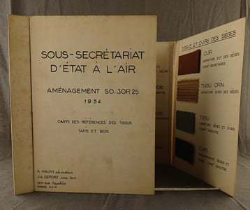 « SOUS-SECRETARIAT D’ETAT A L’AIR. AMENAGEMENT SO.30P.25, 1954. Carte de références des tissus, tapis et bois. A. MAUNY décorateur / J.A. DEPORT cons. Tech. 25 bis rue Franklin Paris XVIe ». -