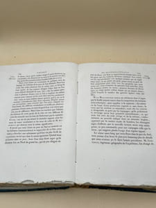 Voyage de Dentrecasteaux envoyé à la recherche de La Pérouse. Publié par ordre de sa Majesté l'Empereur et Roi, sous le Ministère de S.E. le Vice Amiral Decrès, Comte de l'Empire, rédigé par M. de Rossel,ancien Capitaine de vaisseau. Tome 1 seul