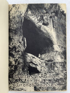 Grottes et abimes des grands causses 
