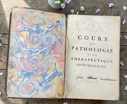 Cours de pathologie et de thérapeutique chirurgicales . Hévin