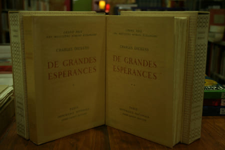 De Grandes espérances (2vol), illustré par un portrait de Berthold Mahn.
