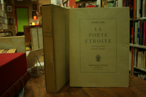 La Porte étroite, illustré par les eaux-fortes de Paulette Humbert.. GIDE André