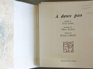 A deux pas, illustr&eacute; par les gravures de Pierre Duclou.. JOUAN Yves.