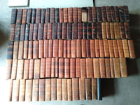 PATROLOGIAE (latina/patrologie latine) CURSUS COMPLETUS sive bibliotheca universalis, integra, uniformis, commoda ... Pars latina Parisiis, excudebat, Migne, 1844-1855 222 tomes in 4 (114 volumes) + suppléments 1/3/4 Reliure demi cuir, dos à nerfs. Suppléments brochés. Etat intérieur bon. Tampon de congrégation religieuse Etat extérieur: Reliure solide. Cuir des dos craquelés sur une cinquantaine de volume. Dos manquant sur le volume 31/32. Manque de cuir sur une dizaine de dos. Plat du premier volume, sur le point de se détacher.
Patrologie complète avec quelques suppléments