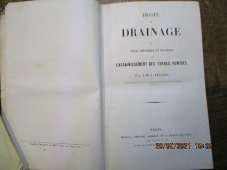 Traité de drainage ou lettres sur l'assainissement des terrains humides.. LECLERC (J. M. J.)