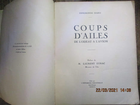 Coups d'ailes. De l'oiseau à l'avion. Préface de M. Laurent Eynac.. DIARD (Ennemonde)