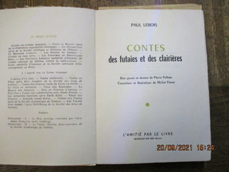  Contes des futaies et des clairières d'Alsace et de Bretagne. 3 parties : 1° Huguette, fée de l'amour - 2° Catherine, fille d'Alsace - 3° texte ...