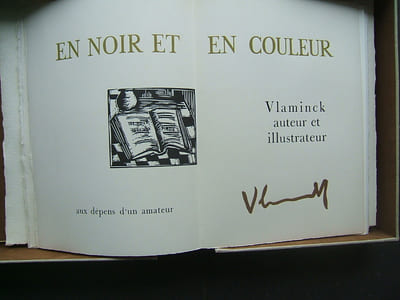 En noir et en couleur.