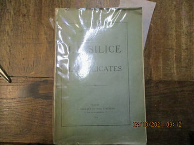 La silice et les silicates.