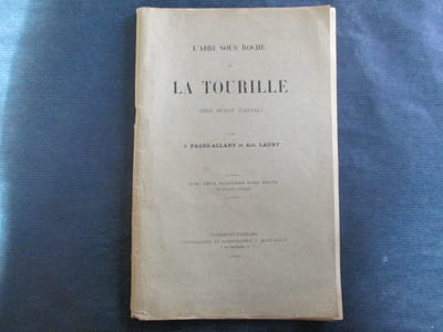 L'abri sous roche de La Tourille près Murat (Cantal).