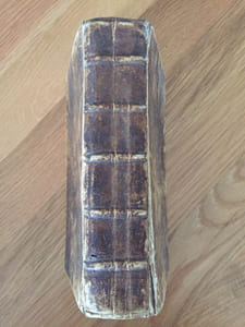 Les Confessions de S. Augustin, traduction nouvelle sur l'édition latine des Peres Benedictins de la Congregation de saint Maur. Avec des notes & de nouveaux Sommaires des Chapitres. Seconde édition, revûë et retouchée par l'Autheur.