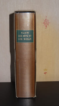 LES ARTS ET LES DIEUX - BIBLIOTHÈQUE DE LA PLÉIADE