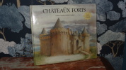 LES CHÂTEAUX FORTS - LIVRE ANIMÉ - POP-UP. OSBAND Gillian & ANDREW Robert