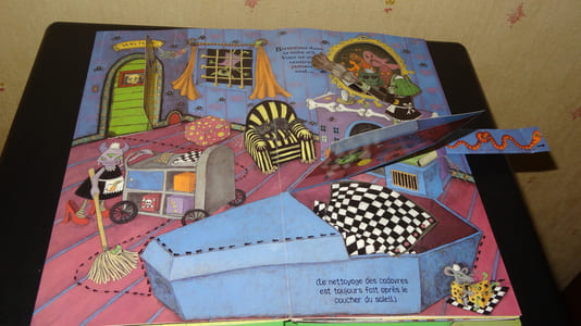 HORREUR HÔTEL - LIVRE ANIMÉ EN RELIEF - POP-UP