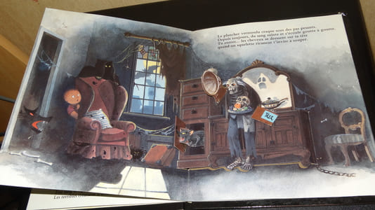 LES VAMPIRES DU GRENIER - LIVRE ANIMÉ EN RELIEF - POP-UP
