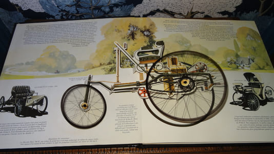 UN SIÈCLE DE GRANDES AUTOMOBILES - UN LIVRE EN RELIEF - POP-UP