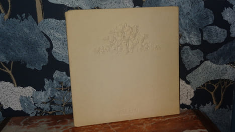 GUERLAIN - ALBUM DU CENT CINQUANTENAIRE (1828-1978) - CHRONIQUE PARFUMÉE DU TEMPS QUI PASSE. COLLECTIF