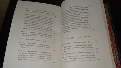 HISTOIRE DES INHUMATIONS CHEZ LES PEUPLES ANCIENS ET MODERNES. FAVROT Docteur