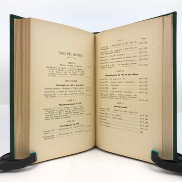 Sur les Allium : les Aulx. Histoire, Légende & Littérature. Phytologie, thérapeutique & Pharmacologie. Les Hyarates de Carbone des Allium. ...