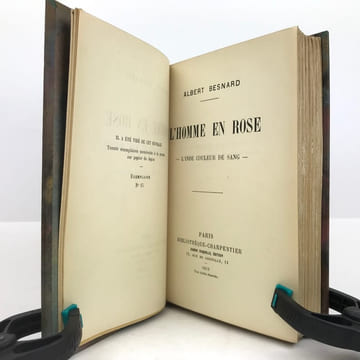 L’Homme en rose. L’Inde couleur de sang. . BESNARD (Albert)