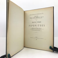 Des fruits utiles de pipéritées.