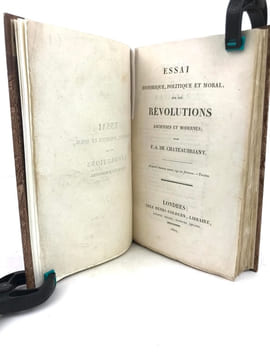 Essai historique, politique et moral, sur les révolutions anciennes et modernes.. CHATEAUBRIAND (François-René de)