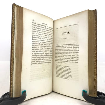 Nouveaux mélanges historiques et littéraires.. VILLEMAIN (Abel-François) 
