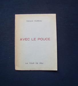 Avec le pouce -
